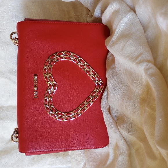 Beautiful Love Moschino Red Heart Chain Bag; W/DustBag; NWT - Picture 3 of 13